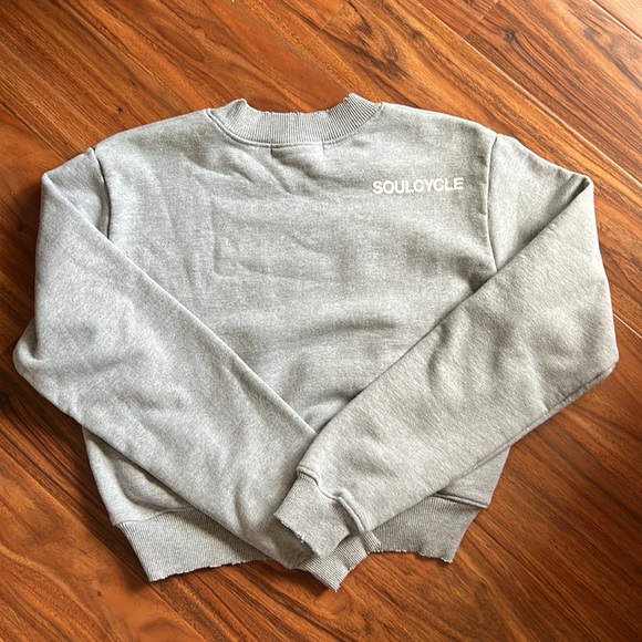 SOULCYCLE- Gray Crop Crewneck - Picture 4 of 4